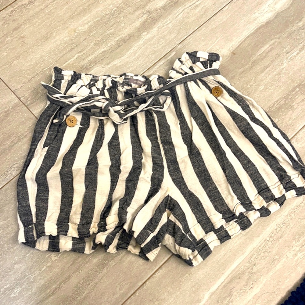 Maurices linen shorts
